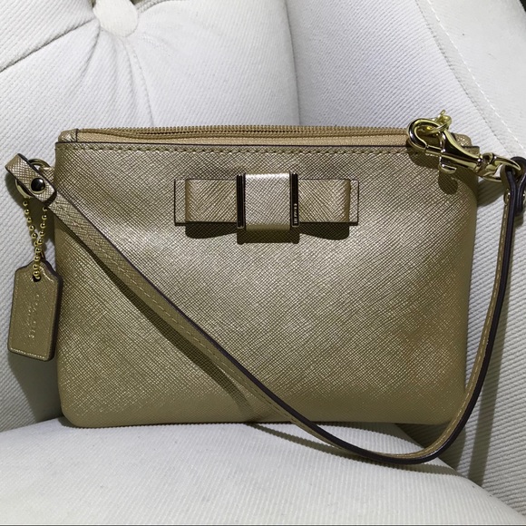 Coach gold saffiano Leather Darcy Bow wristlet - Picture 2 of 6
